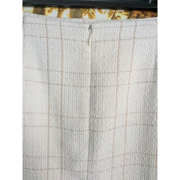 DKNY Mini Skirt Women's 10 Beige White Plaid Tweed Textured Lined Asymmetrical - Picture 8 of 14